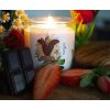Hořící svíčka s vůní čokolády a jahody, která navodí romantickou atmosféru i u Vás doma.