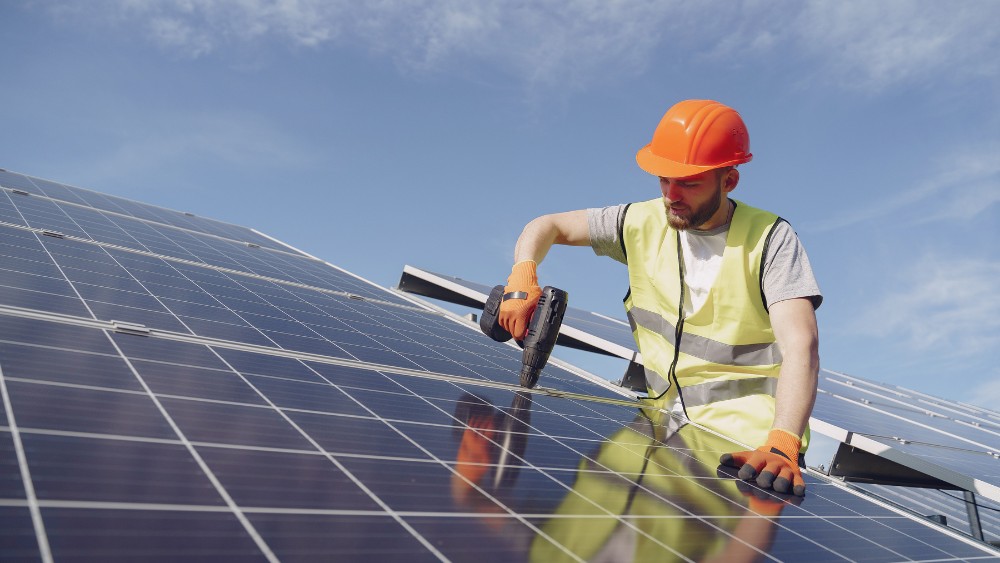 Co vše je třeba, když si chci sám nainstalovat fotovoltaiku?