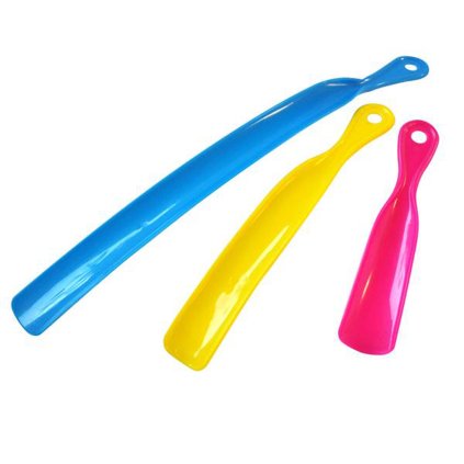 Set of plastic shoe spoons
