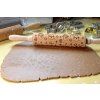 VÁLEČEK  DŘEVĚNÝ NA TĚSTO SE VZOREM SNĚHULÁK 19CM