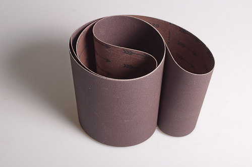 br. pás plátno 75x2000 APT P400