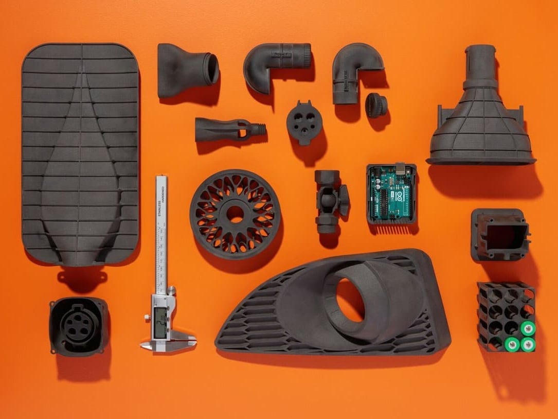 V českých firmách boduje práškový 3D tisk