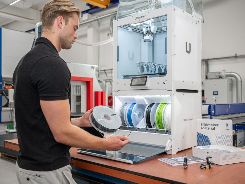 UltiMaker S6: rychlejší, chytřejší, přístupnější 3D tiskárna