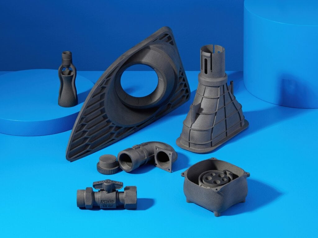 formlabs-nylon-12-gf-powder-parts-mix01-4x3-1-1024x768