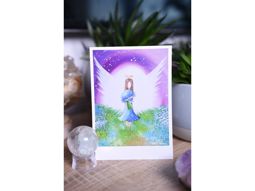 Přáníčko nebo kartička Andělka s květinami a dětskou radostí