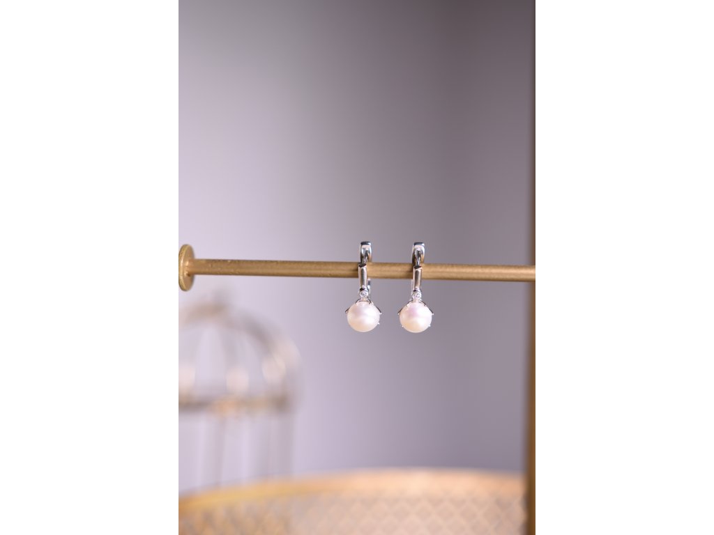 Náušnice říční perly bílé ve stříbře (nové začátky, moudrost, půvab)