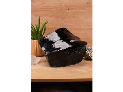 Surový černý obsidián (proti strachům, depce, ochrana, síla) č.1