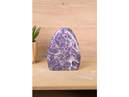 Lepidolit leštěný obelisk (spojení s andělem, tiší hněv) č.13