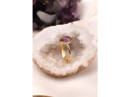 Pozlacený prsten s ametystem (uni) mandlička