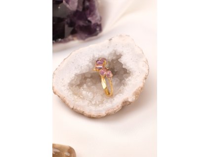 Pozlacený prsten s ametystem (uni) korunka