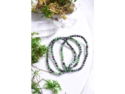 Rubín zoisit vybroušený náramek AAA