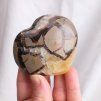 Ručně broušené srdíčko septárie (kalcit, aragonit, chalcedon) č.7