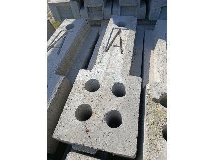Betonový podstavec pro mobilní oplocení