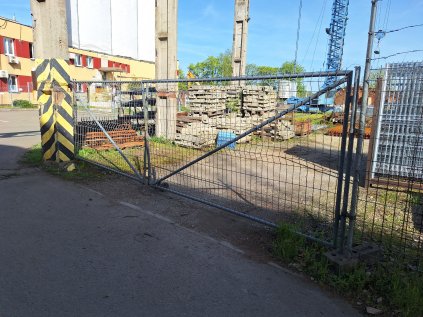 Brána 1