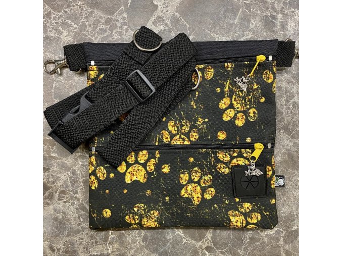 Pamlskovník černý zlaté tlapky