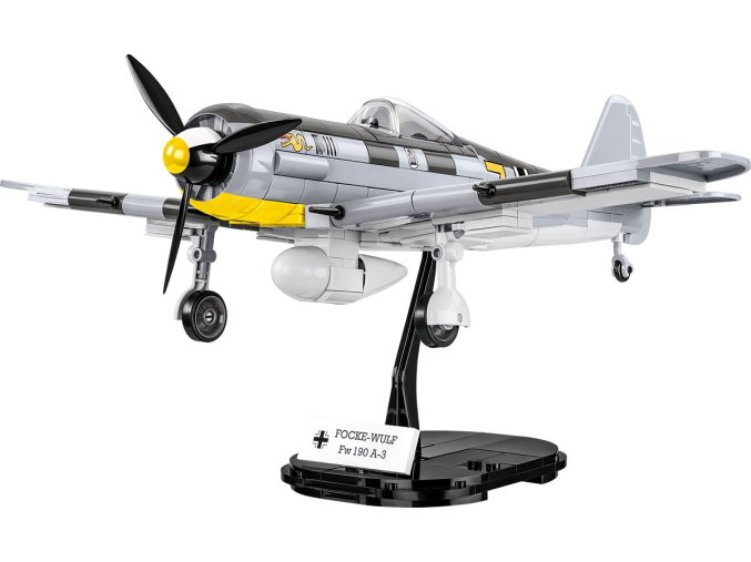 World War II Focke-Wulf Fw 190 A3, 1:32, 382 kostek, 2 figurky