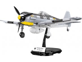 World War II Focke-Wulf Fw 190 A3, 1:32, 382 kostek, 2 figurky