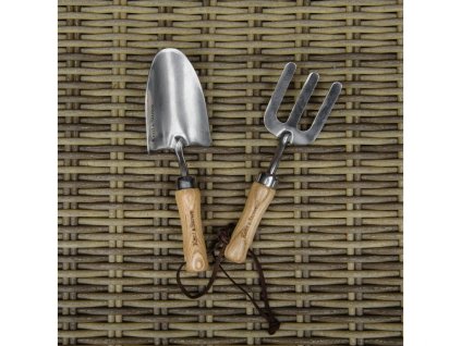 1721 3 70100966 stainlesssteelkidshandfork kentandstowe 70100966 0060 a lifestyle