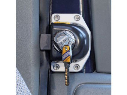 314 314 314 zamky dveri