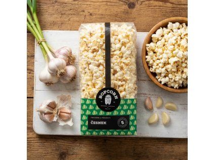 Česnekový popcorn
