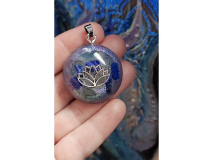 Energetický zářič Lotosová moudrost s lapis lazuli,křišťály a olivíny