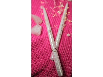 Svíce Hromnička – světlo ochrany, očisty a vnitřní síly