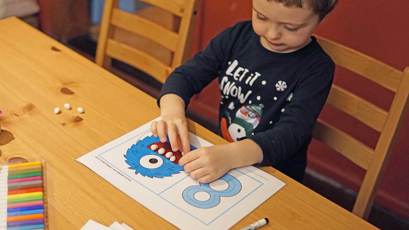 šablony pro plastelínu