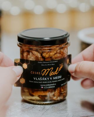 Střípek z našeho zákulisí. ❤️ Nemáme stroje, které za nás všechno automaticky udělají.❌ Copak by měl člověk z práce dobrý...