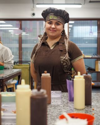 Dnes slavíme všechny ženy.🩷 Ty, které tvoří, inspirují, pečují, smějí se… a někdy si prostě jen zaslouží kousek čokolády....