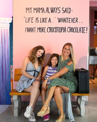 Life is like a… whatever. My chceme hlavně víc čokolády. 🍫😄 A u nás jí můžete sníst, kolik jen zvládnete. 😋 Přijďte si i...