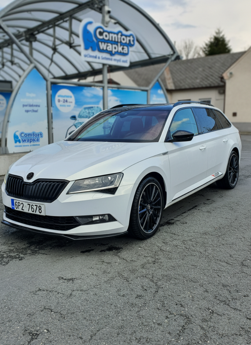 Auto po umytí aktivní pěnou s voskem Comfort Wapka