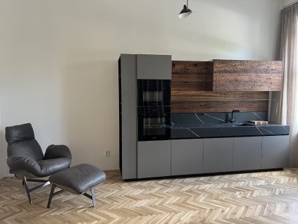 Křeslo s podnožkou JUPITER ze showroomu