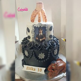 Dort WEDNESDAY #kvalitnisuroviny #dortynazakazku #rozvozdortu #handmade #cukrarnaeliska #dortynaobjednavku...