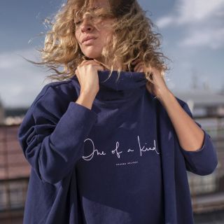 Jste jedinečná ✨️ Nezapomínejte na to. 🙏 Uvědomujte si to kdykoli, kdy je to možné. A pokud zapomenete, naše mikina KIND...