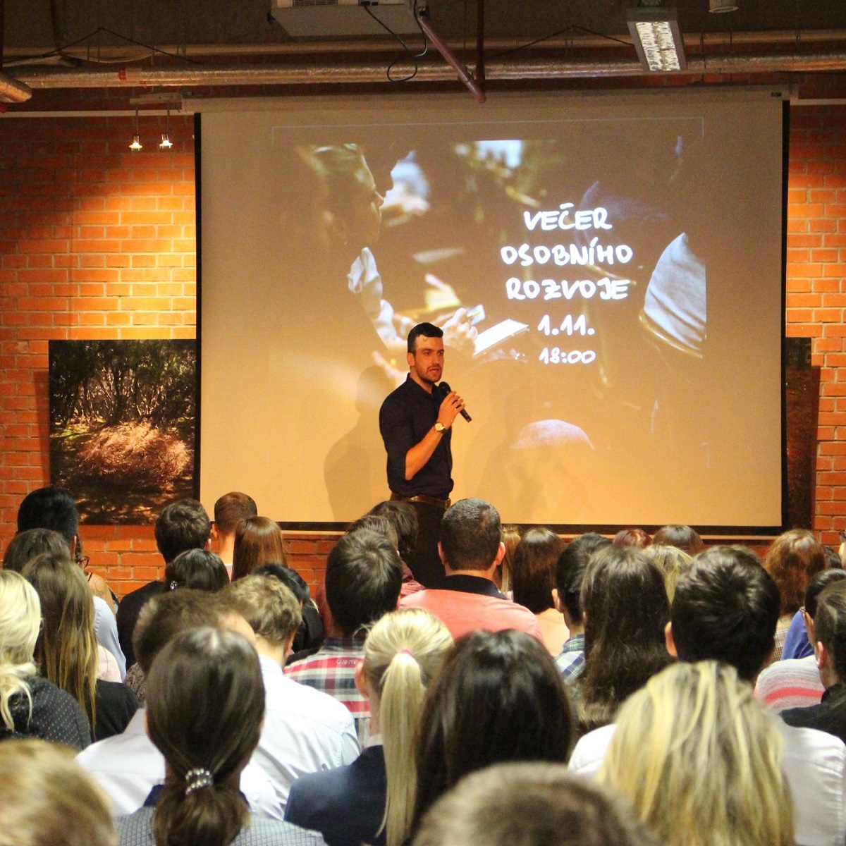 Přednášky a konzultace