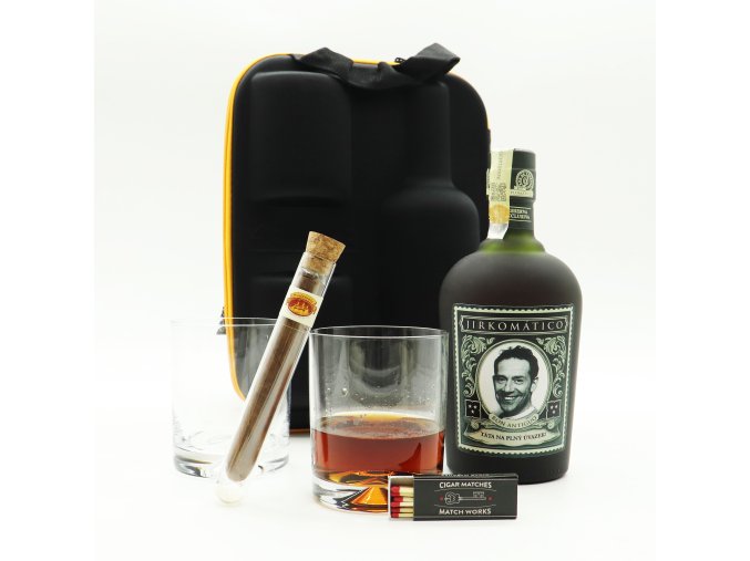Diplomático cool bag . Diplomático Reserva Exclusiva 12 Y.O.
