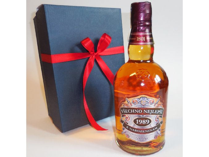 whiskey chivas v dárkové sadě