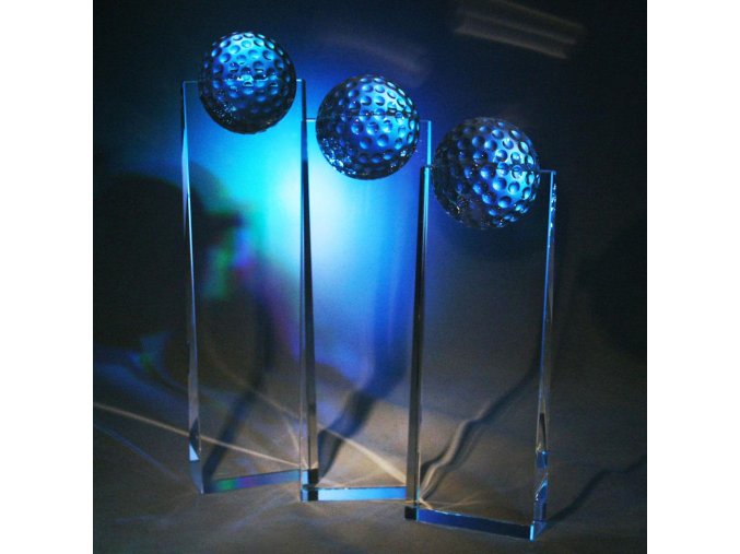 golfové trofeje pohromadě