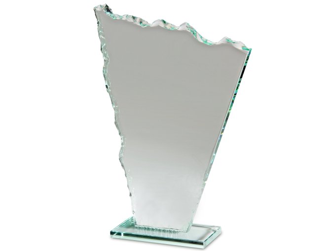skleněná trofej ze štípaného skla