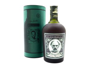 Diplomático Reserva Exclusiva v Tubusu . Vlastní design