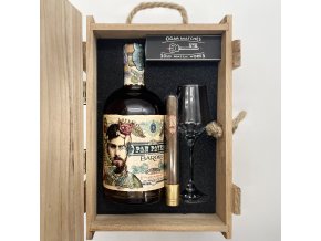 Don Papa Baroko s vlastní etiketou . Wood box pro gentlemany