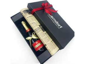 sada na sabrage a noviny ze dne narození