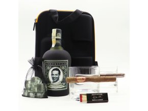 Diplomático v termo pouzdru