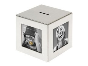 Krychlová pokladnička .  Photo