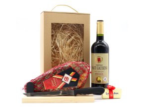 dárková sada s vínem a španělskou kýtou