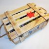Wood box . S kapitánským tričkem
