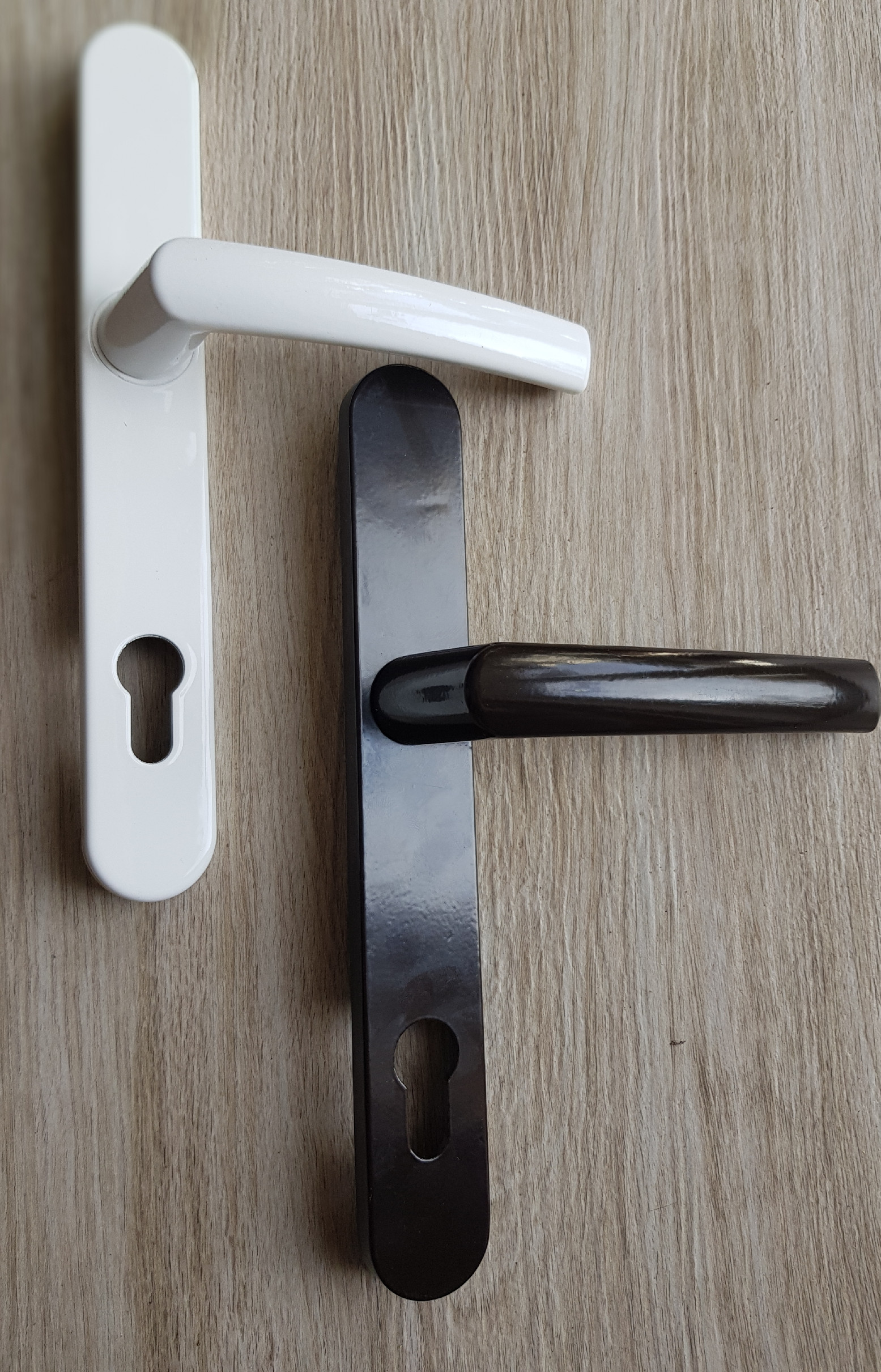Medos Kľučka pre PVC vchodové dvere tmavá hnedá  / biela  - NEVADA