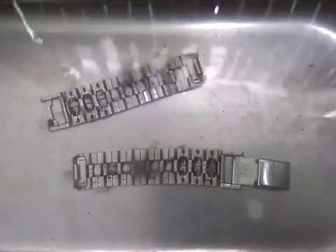 Ako môže dopadnúť kovový remienok, keď sa pravidelne nečistí