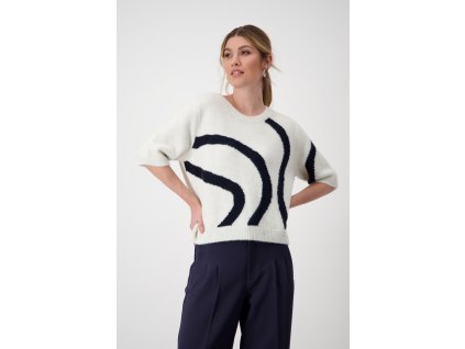 807882 102 Front ModelShooting 1200