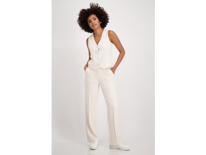 409720 121 Model FullBody 1200